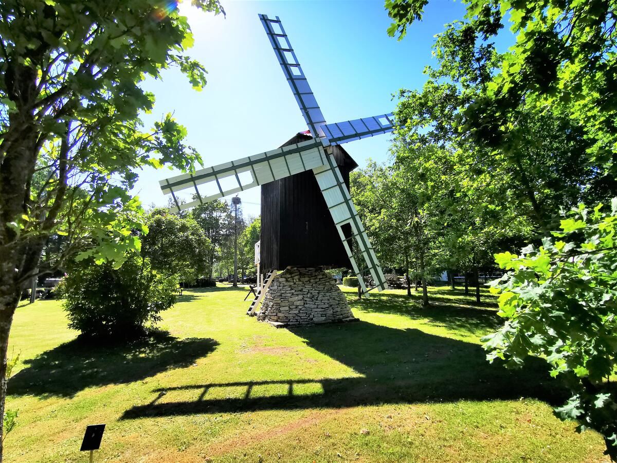 Кемпинги Windmill in a beautiful and quiet location Lagedi-10